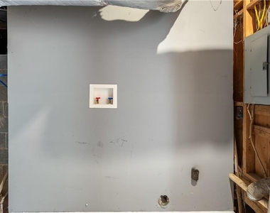 2866 Highland Drive Se - Photo Thumbnail 22