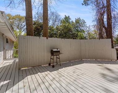 2866 Highland Drive Se - Photo Thumbnail 25