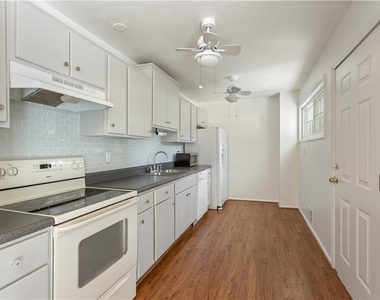2866 Highland Drive Se - Photo Thumbnail 6
