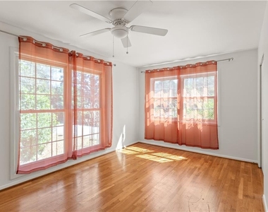 2866 Highland Drive Se - Photo Thumbnail 12