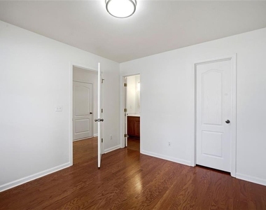 6425 White Walnut Way - Photo Thumbnail 17