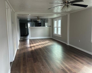 617 Cassville Road - Photo Thumbnail 5