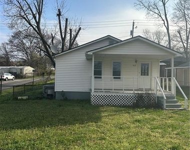 617 Cassville Road - Photo Thumbnail 2
