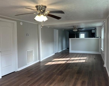617 Cassville Road - Photo Thumbnail 6