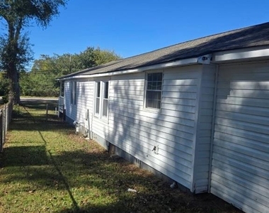617 Cassville Road - Photo Thumbnail 3
