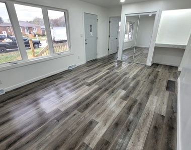 1125 Dallas Street - Photo Thumbnail 4