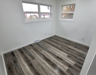 1125 Dallas Street - Photo Thumbnail 16