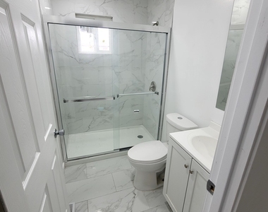 1125 Dallas Street - Photo Thumbnail 11