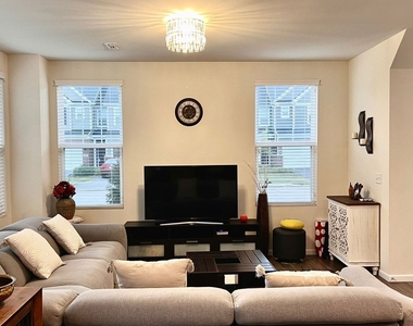 538 Watercress Drive - Photo Thumbnail 7