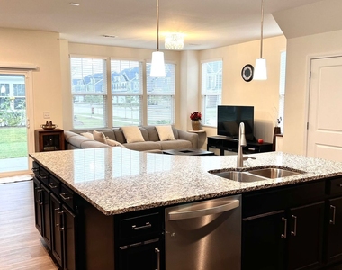 538 Watercress Drive - Photo Thumbnail 3