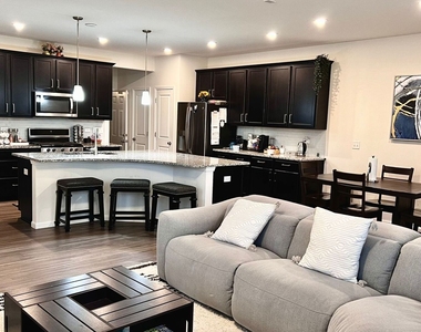 538 Watercress Drive - Photo Thumbnail 8