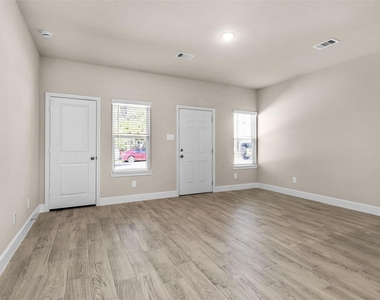 496 Golden Street - Photo Thumbnail 21