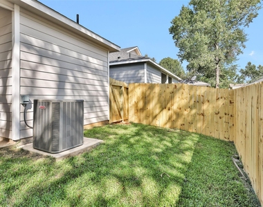 496 Golden Street - Photo Thumbnail 24