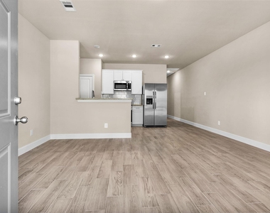 496 Golden Street - Photo Thumbnail 3