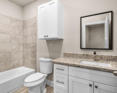 496 Golden Street - Photo Thumbnail 11