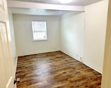 1005 Avenue E 1/2 - Photo Thumbnail 19