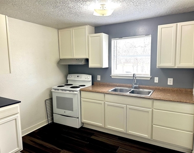 1005 Avenue E 1/2 - Photo Thumbnail 11