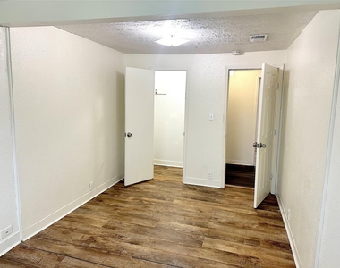 1005 Avenue E 1/2 - Photo Thumbnail 21