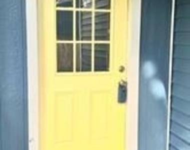 1005 Avenue E 1/2 - Photo Thumbnail 2