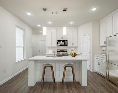 6513 Goldspier Street - Photo Thumbnail 3