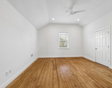 4011 Garrott Street - Photo Thumbnail 12