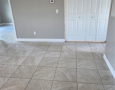 1117 Gordon Avenue S - Photo Thumbnail 2