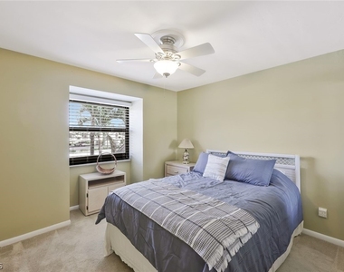 8445 Charter Club Circle - Photo Thumbnail 17