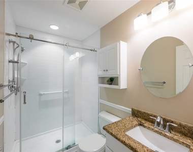 8445 Charter Club Circle - Photo Thumbnail 16