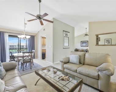 8445 Charter Club Circle - Photo Thumbnail 6