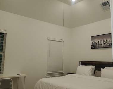 5113 Briscoe Street - Photo Thumbnail 3