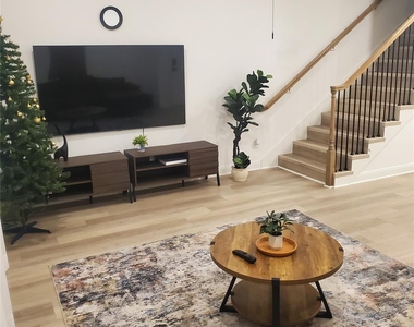 5113 Briscoe Street - Photo Thumbnail 6