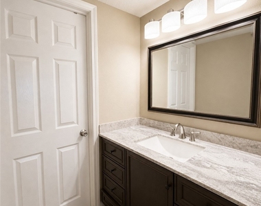 2264 Winkler Avenue - Photo Thumbnail 16