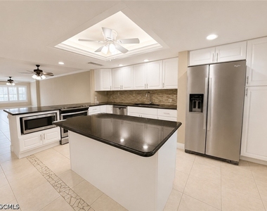 2264 Winkler Avenue - Photo Thumbnail 4