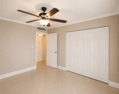 2264 Winkler Avenue - Photo Thumbnail 20