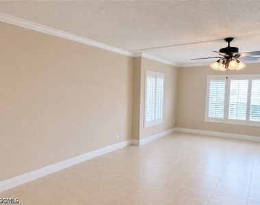 2264 Winkler Avenue - Photo Thumbnail 2