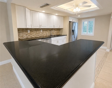 2264 Winkler Avenue - Photo Thumbnail 8