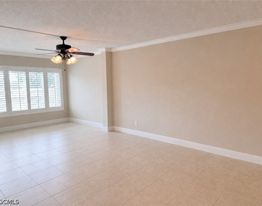 2264 Winkler Avenue - Photo Thumbnail 1