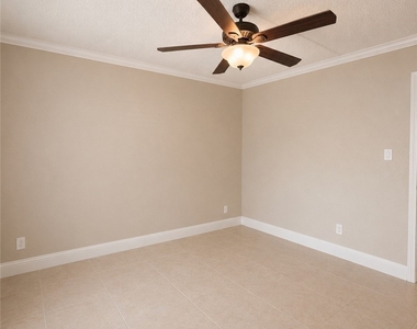 2264 Winkler Avenue - Photo Thumbnail 19