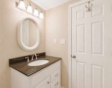 2264 Winkler Avenue - Photo Thumbnail 23