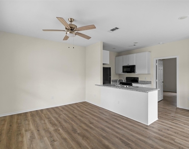 409 Beto St - Photo Thumbnail 4