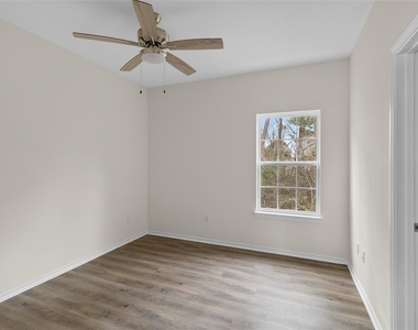 409 Beto St - Photo Thumbnail 8