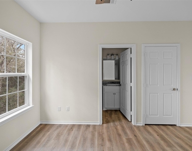 409 Beto St - Photo Thumbnail 10