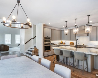 37 Hillandale - Photo Thumbnail 18