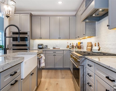37 Hillandale - Photo Thumbnail 13