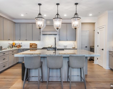 37 Hillandale - Photo Thumbnail 12