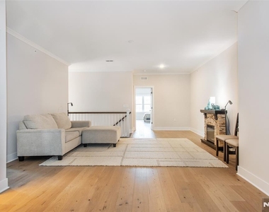 37 Hillandale - Photo Thumbnail 25