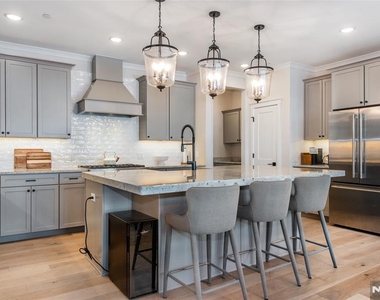 37 Hillandale - Photo Thumbnail 9