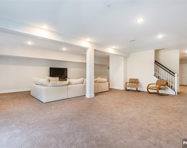 37 Hillandale - Photo Thumbnail 34