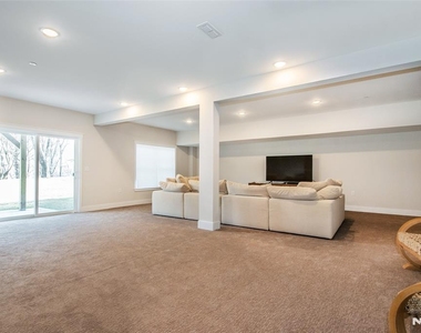 37 Hillandale - Photo Thumbnail 35