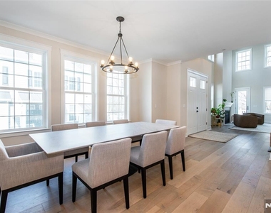 37 Hillandale - Photo Thumbnail 8